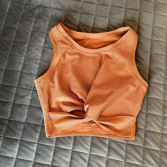 NWOT Offline by Aerie ribbed twist crop top - Picture 4 of 9